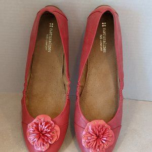 Naturalizer slip on comfort shoes